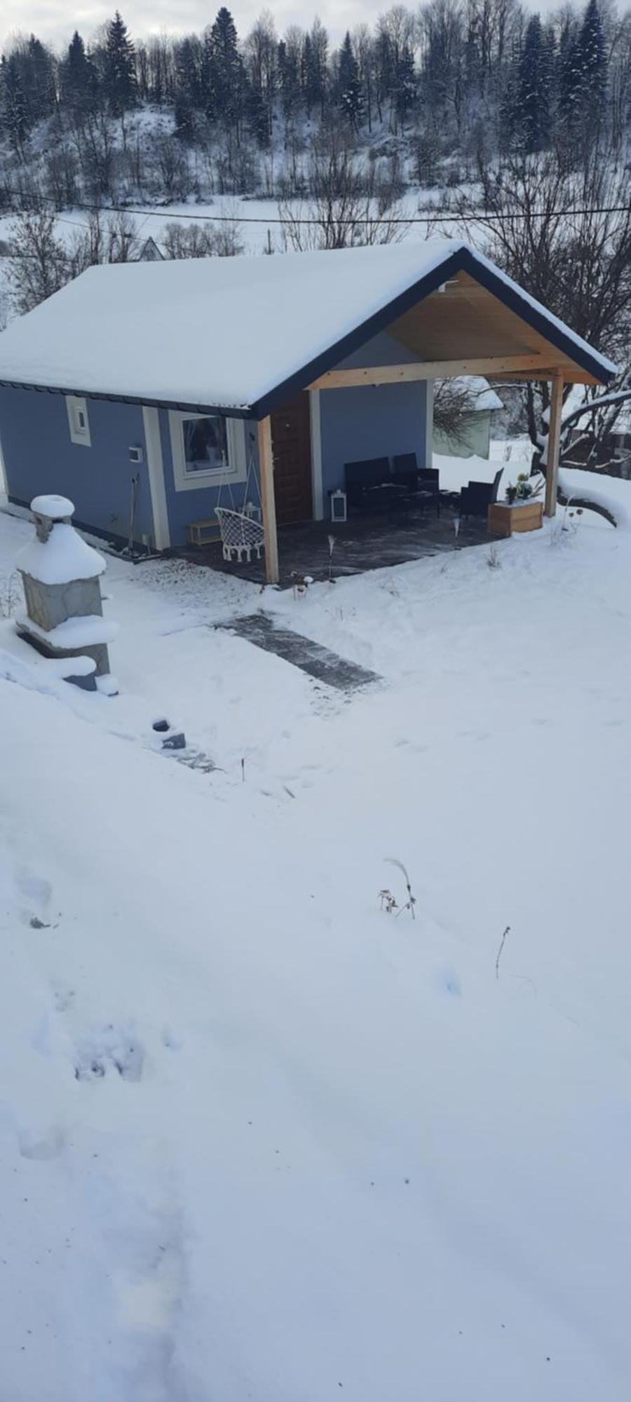 Letniskowe Nad Jeziorem Solinskim Pasiekowka Holiday home *
